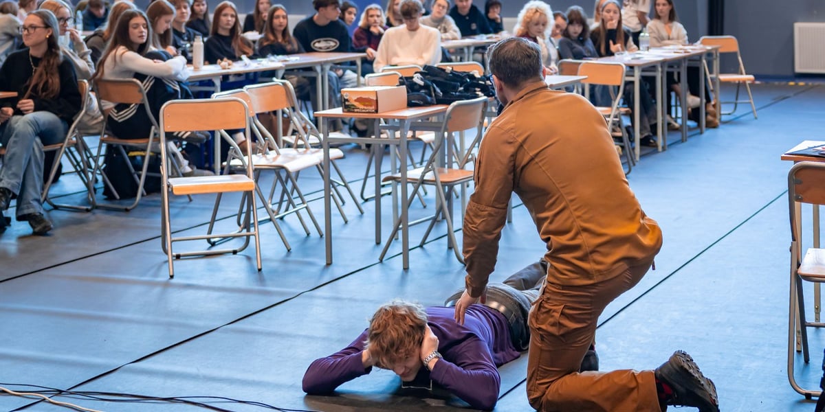 Szkolenie z bezpieczeństwa w V LO we Wrocławiu