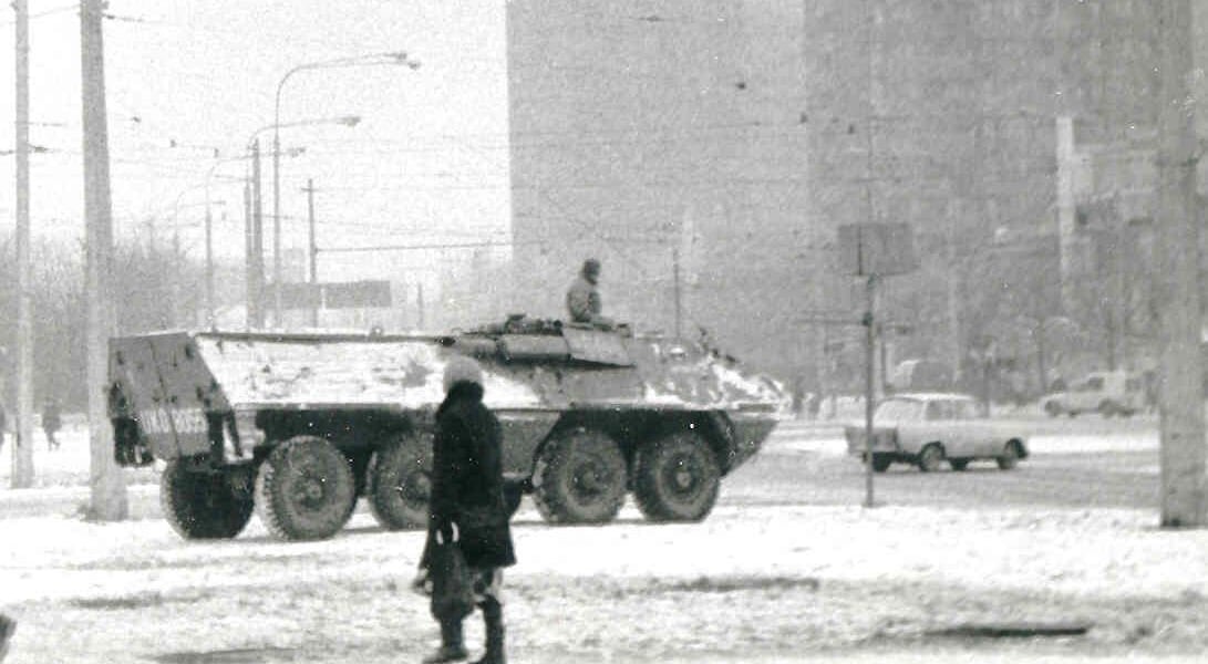 Pojazd wojskowy na placu Grunwaldzkim