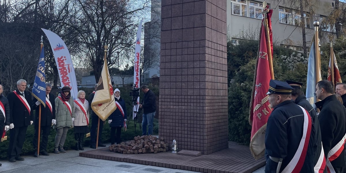 Uroczystości pod pomnikiem Współtwórców, Obrońców i Bohaterów Solidarności 