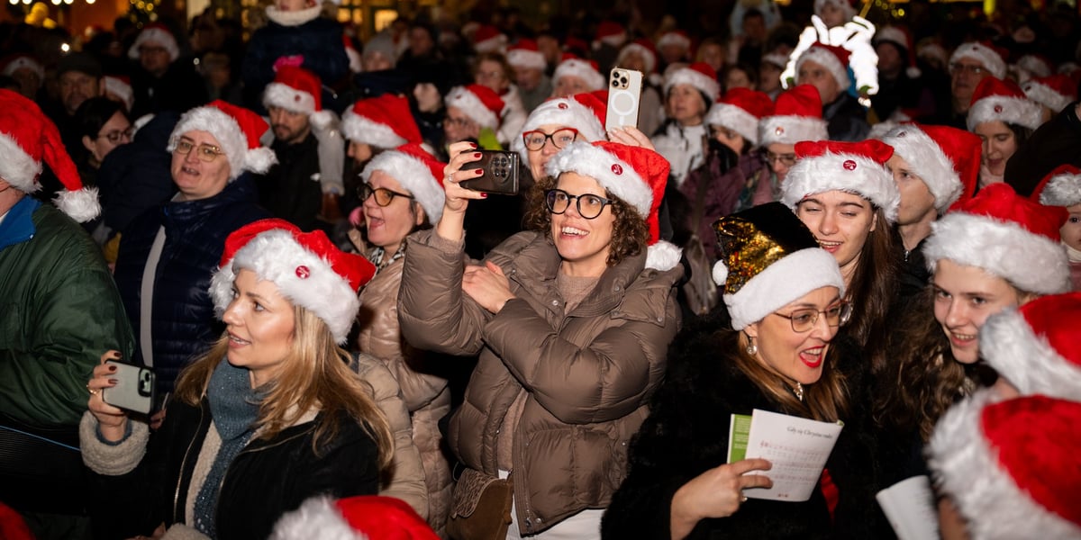 Wspólne kolędowanie na wrocławskim Rynku