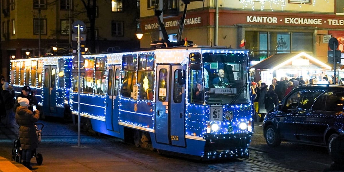 Światełkowy tramwaj przy ul. Oławskiej