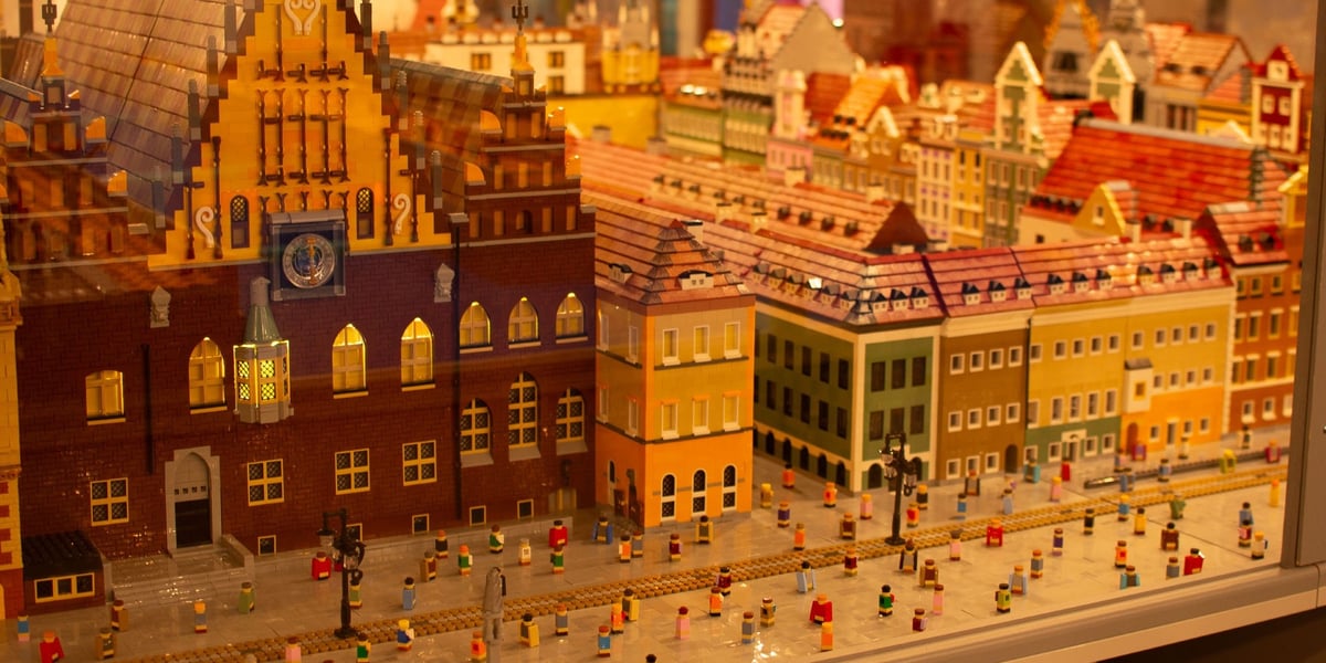 Wrocławski Rynek z klocków Lego na wystawie w Sky Tower 
