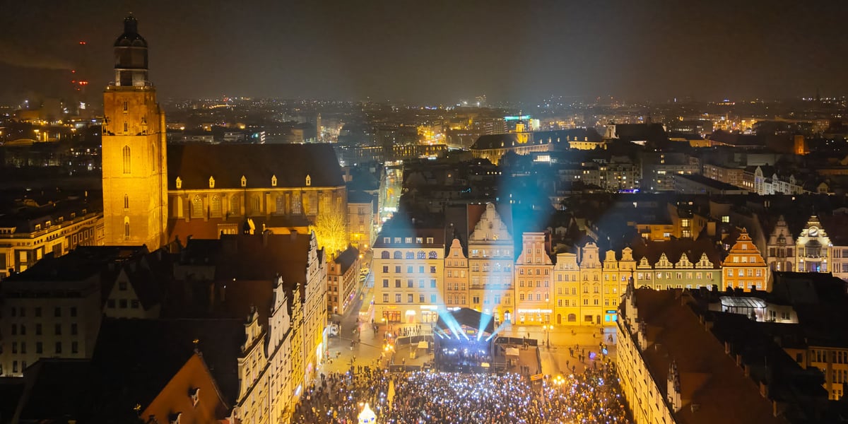 Światełko do nieba podczas 34. Finału WOŚP na wrocławskim Rynku