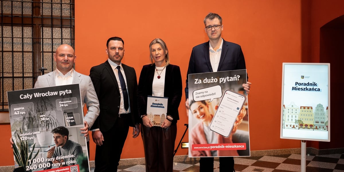 Konferencja prasowa podczas której przedstawiono Poradnik Mieszkańca, 20 lutego 2026. Na zdjęciu od lewej: Dominik Kłosowski, Tomasz Staruchowicz, Renata Granowska i Adrian Staniszewski.