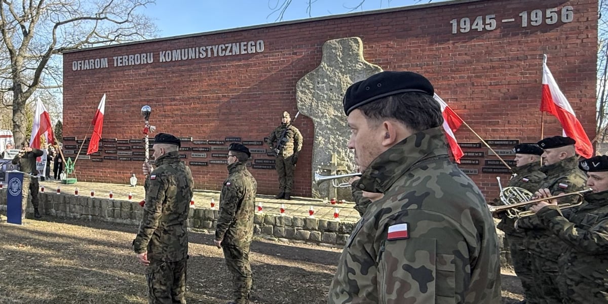 Obchody Narodowego Dnia Pamięci Żołnierzy Wyklętych na Cmentarzu Osobowickim przy Pomniku Ofiar Terroru Komunistycznego 1945–1956 