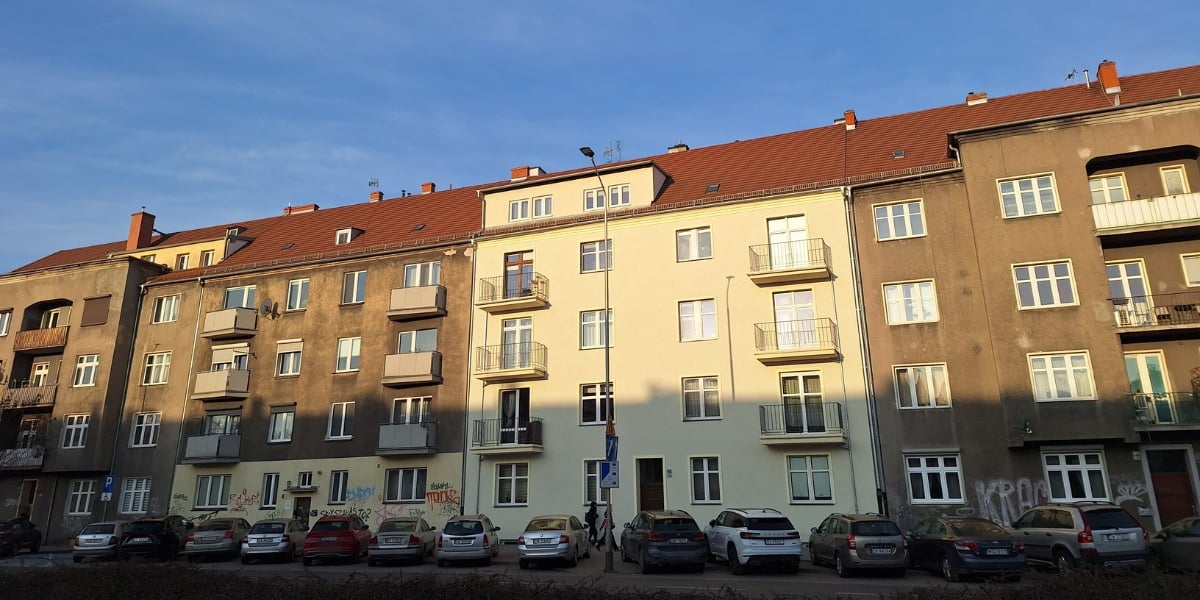 Wyremontowana kamienica przy Wyszyńskiego 140