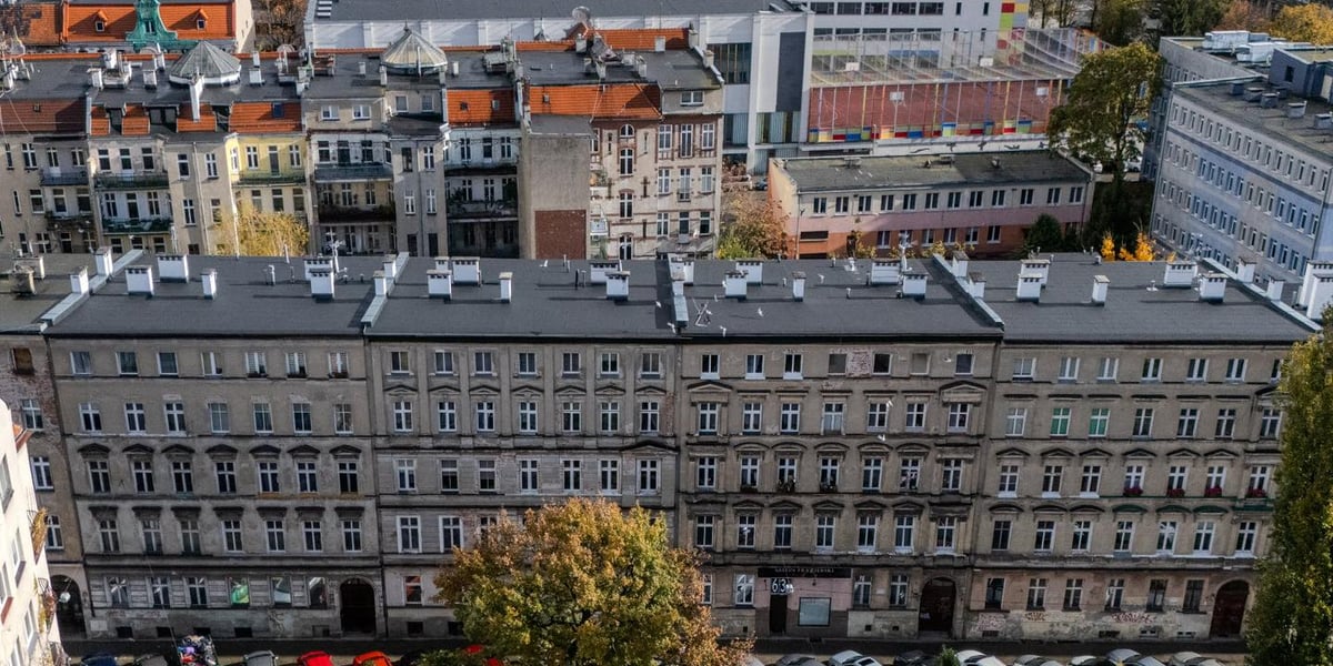 Kamienice w ciągu ulicy Sępa-Szarzyńskiego we Wrocławiu