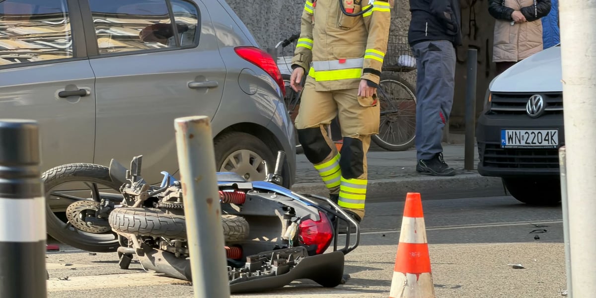 Wypadek  u zbiegu ulic Święto Wincentego i Trzebnickiej. Motocyklista został potrącony przez taksówkę