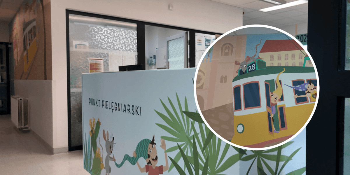 Punkt pielęgniarski w Przylądku Nadziei we Wrocławiu, w kółku jeden z obrazów na ścianach