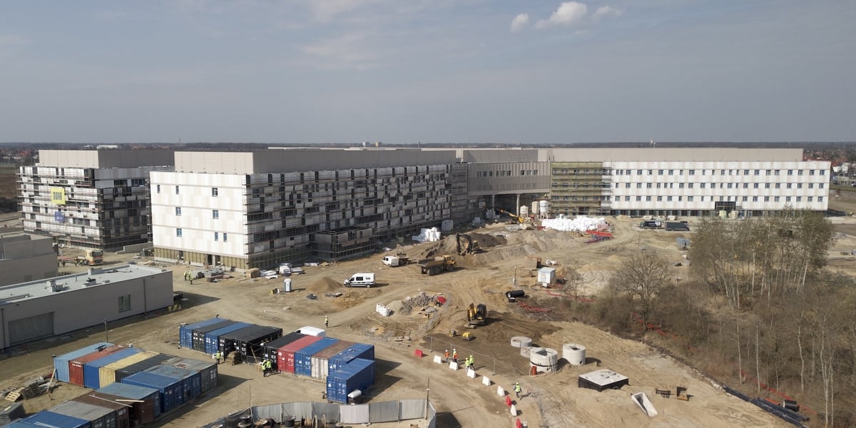 Budowa DCOPiH we Wrocławiu - postęp prac, kwiecień 2026 r.