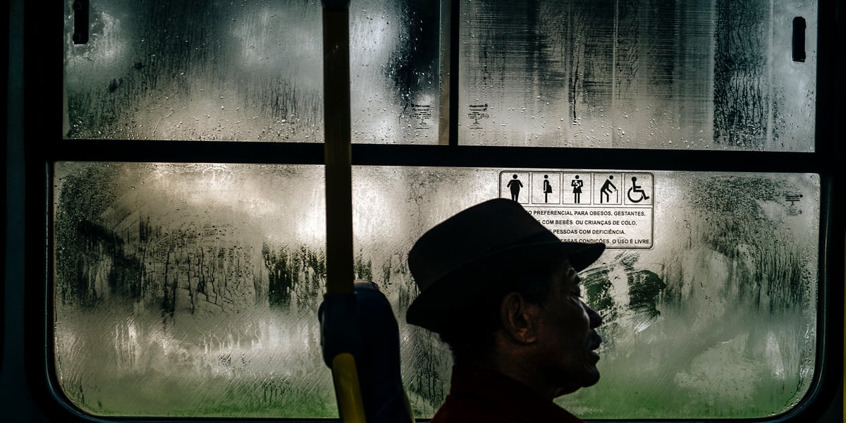 Jedna z prac brazylijskiego fotografa ulicznego Gustavo Minasa, która można obejrzeć na wystawie w Galerii ZPAF