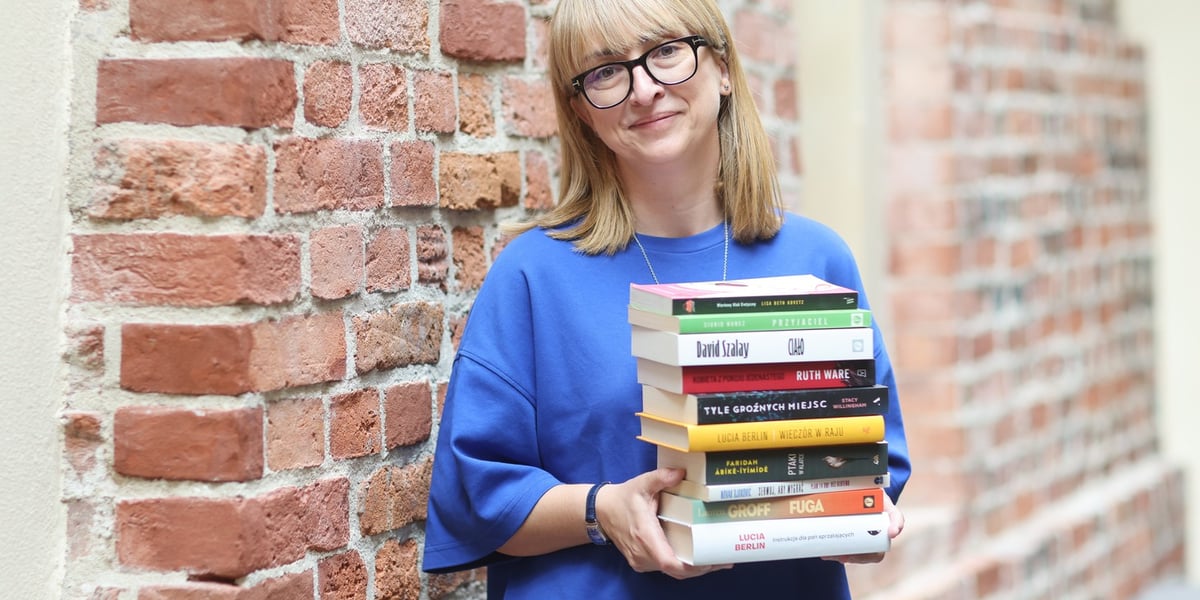 Na zdjęciu Dobromiła Jankowska, wrocławska tłumaczka z 10 wybranymi książkami ze 100, które przetłumaczyła