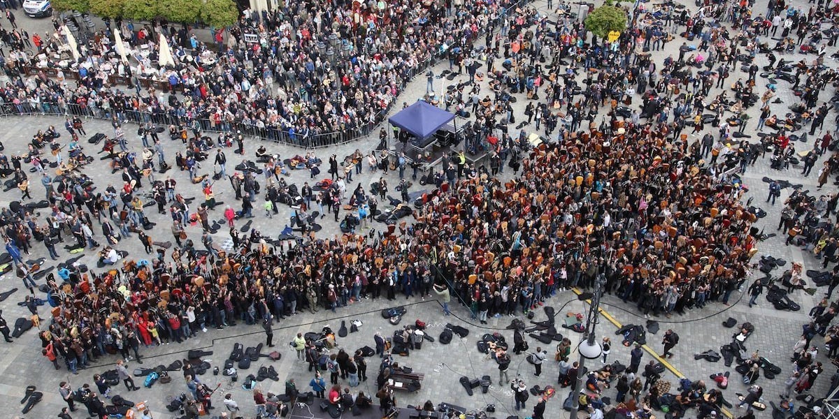 Gitarowy flash mob odbędzie się 1 maja o godz. 15.00 na wrocławskim Rynku.