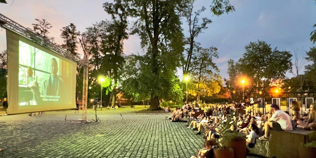 Kino plenerowe na Wyspie Słodowej co czwartek przez cały lipiec 2022