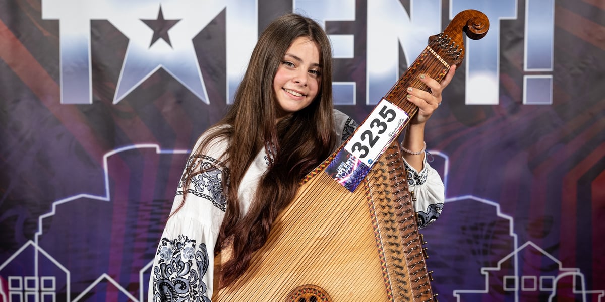 Maria ma talent wokalny, gra na bandurze, mandolinie, gitarze i fortepianie