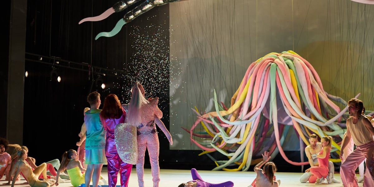 próba prasowa do spektaklu „Priscilla Królowa Pustyni. Musical” w Capitolu