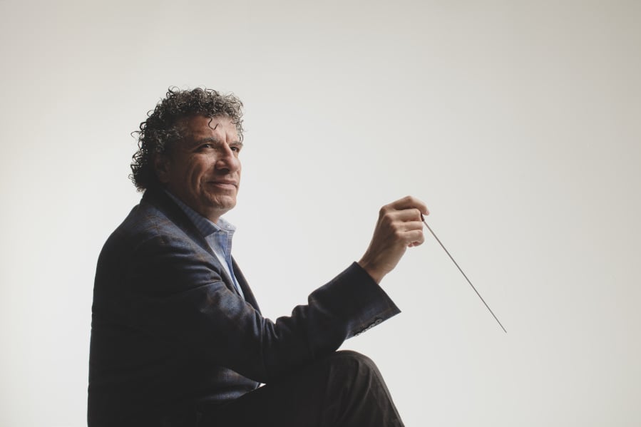 Na zdjęciu dyrygent Giancarlo Guerrero, szef wrocławskich filharmoników