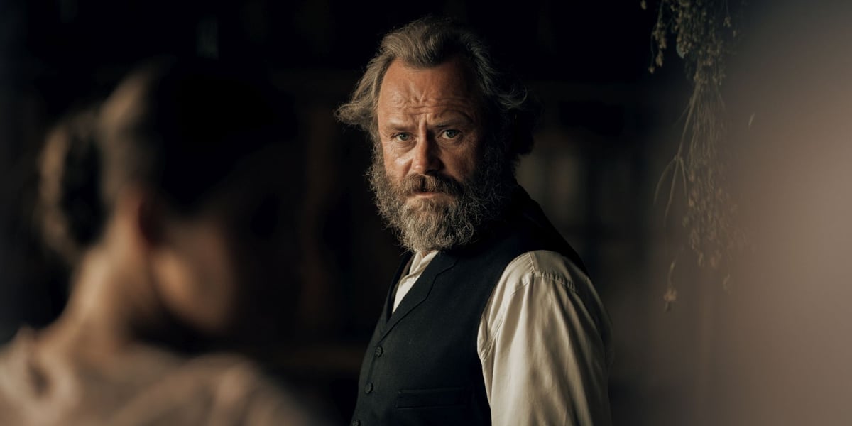 Leszek Lichota jako Antoni Kosiba. Kadr z filmu "Znachor"