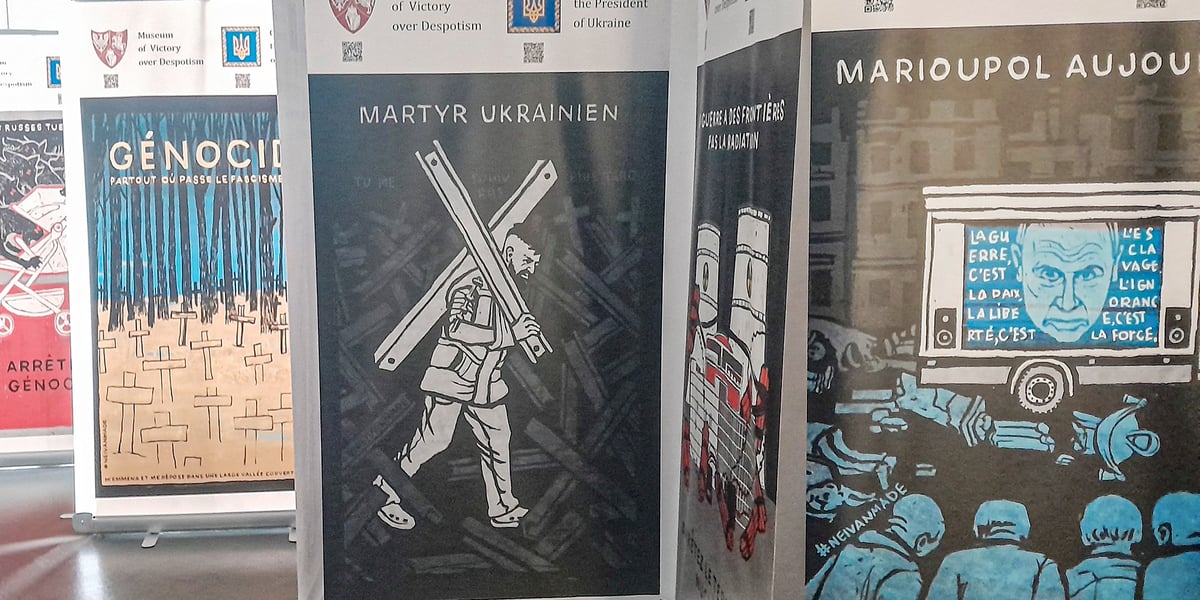 Wystawa Trybunał dla Rosji. Na zdjęciu plakaty