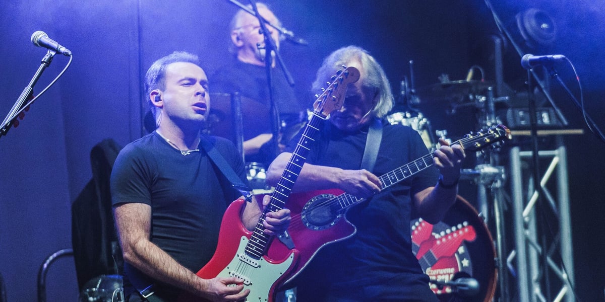 Koncert Klasycznie na Wrocku w Hali Stulecia. Na scenie Czerwone Gitary