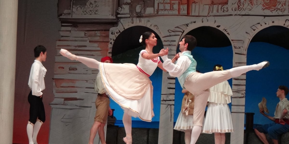 Tancerze baletu Opery Wrocławskiej podczas próby do spektaklu „Napoli 1841”