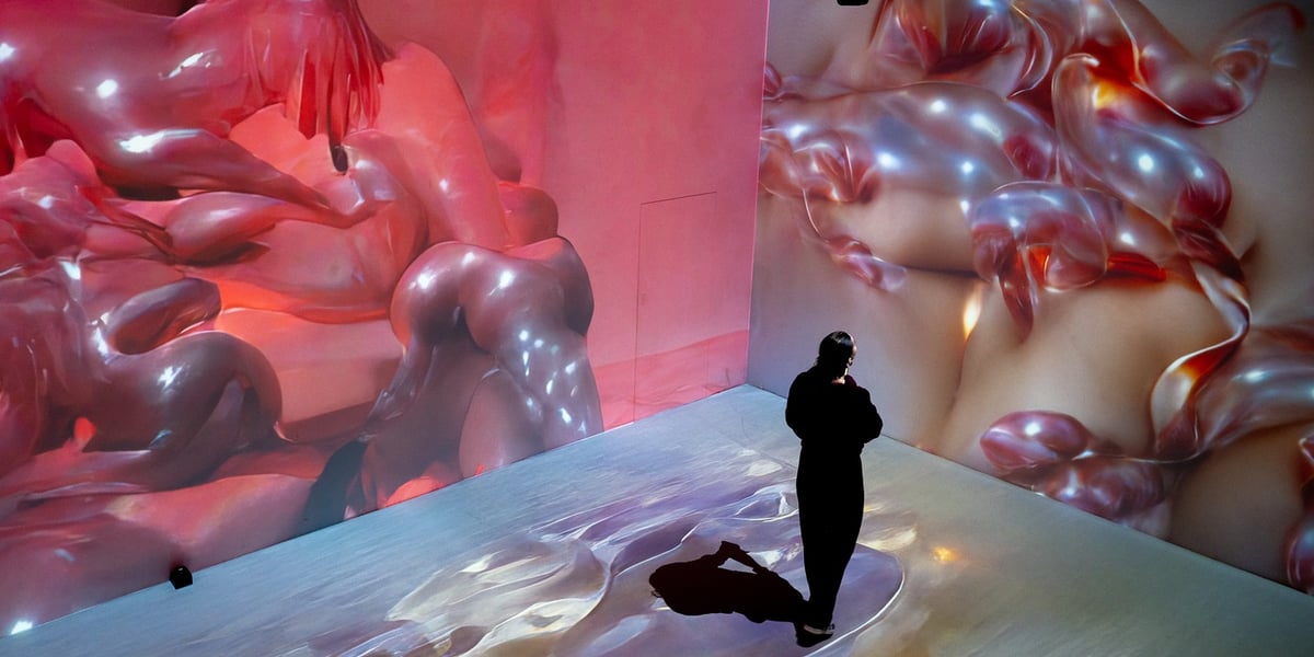 Fragment wystawy w Krupa Art Foundation - przestrzeń immersyjna „W ciemnej toni miłości”