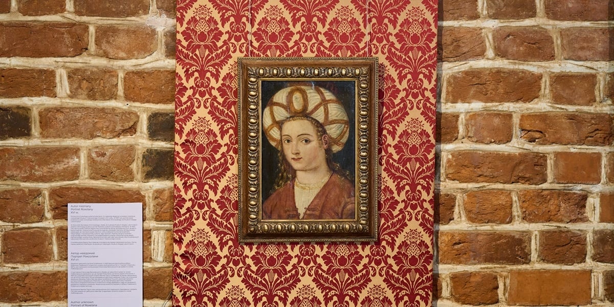 Portret Roksolany, żony sułtana Sulejmana Wspaniałego, ozdoba wystawy z kolekcji Lwowskiego Muzeum Historycznego we wrocławskim Arsenale