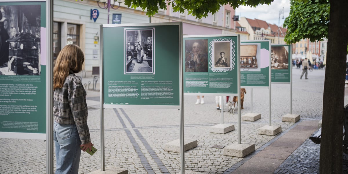 Wystawa poświęcona Oldze Boznańskiej przy ulicy Świdnickiej we Wrocławiu