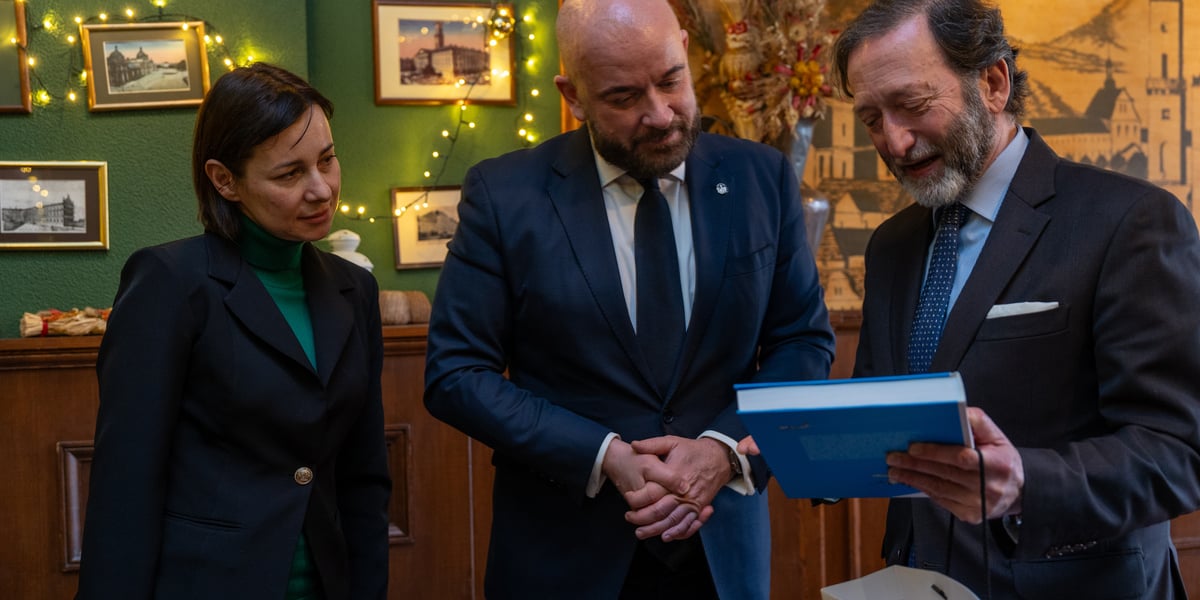 Spotkanie prezydenta Wrocławia Jacka Sutryka z ambasadorem Niemiec Viktorem Elblingiem, 16.01.2024
