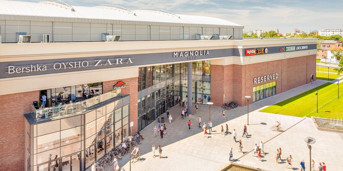 Magnolia Park to największe centrum handlowe na Dolnym Śląsku. Na jej terenie znajduje się 260 sklepów, kawiarni, restauracji i punktów usługowych, a także 7-salowe kino