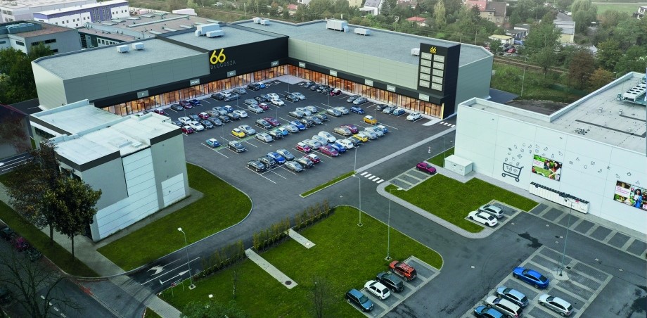 Na zdjęciu galeria handlowa Długosza 66