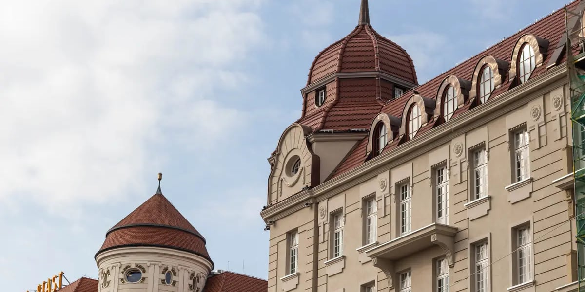 Hotel Grand prawie gotowy. demontowane są ostatnie rusztowania i zasłony