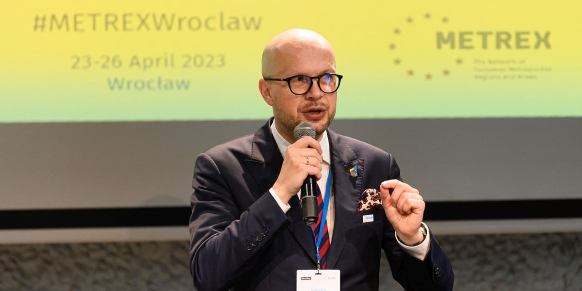 Wiceprezydent Wrocławia Jakub Mazur na konferencji Metrex w Barbarze