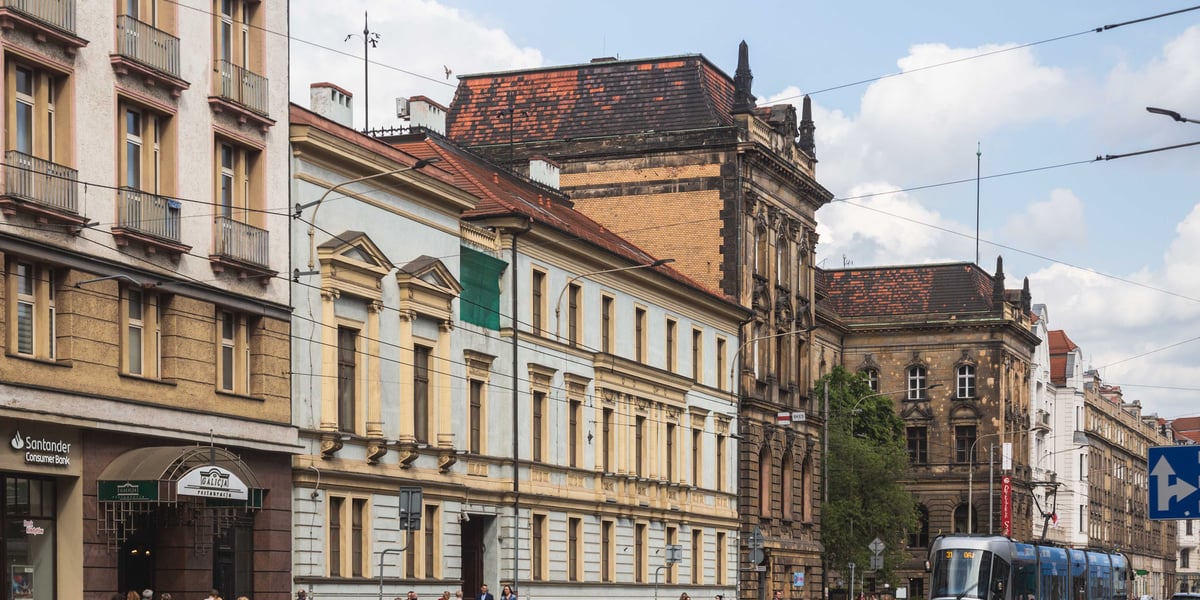 Zespół kamienic znajdujący się przy ul. Piłsudskiego został wystawiony na sprzedaż