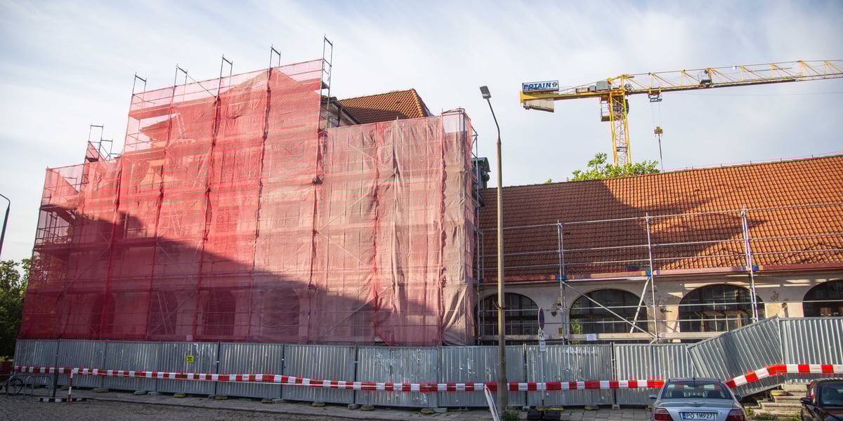 Dawny Dom Kultury Agora przy pacu Piłsudskiego