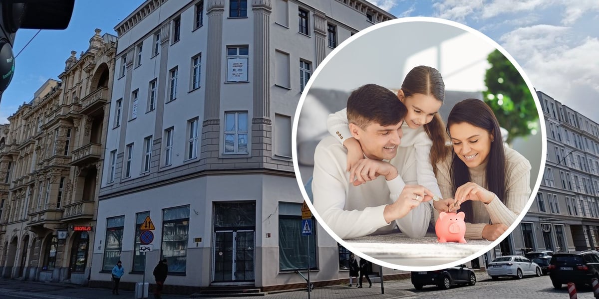 Kamienica we Wrocławiu, w kółku kobieta, mężczyzna i dziecko wkładają monety do skarbonki