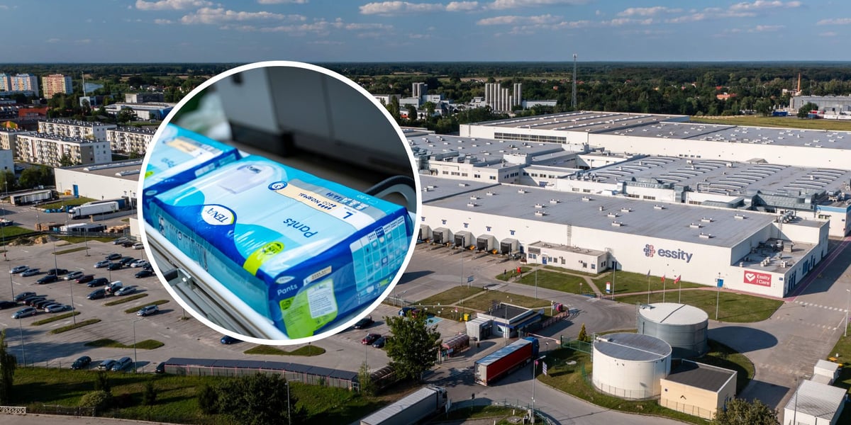 Hala produkcyjna zakładu Essity w Oławie, w kółku produkt Essity