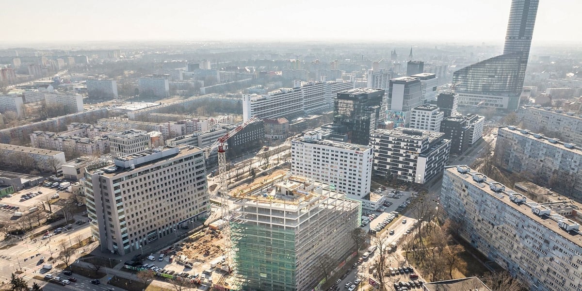 Budowa biurowca Swobodna SPOT we Wrocławiu, marzec 2025 r.