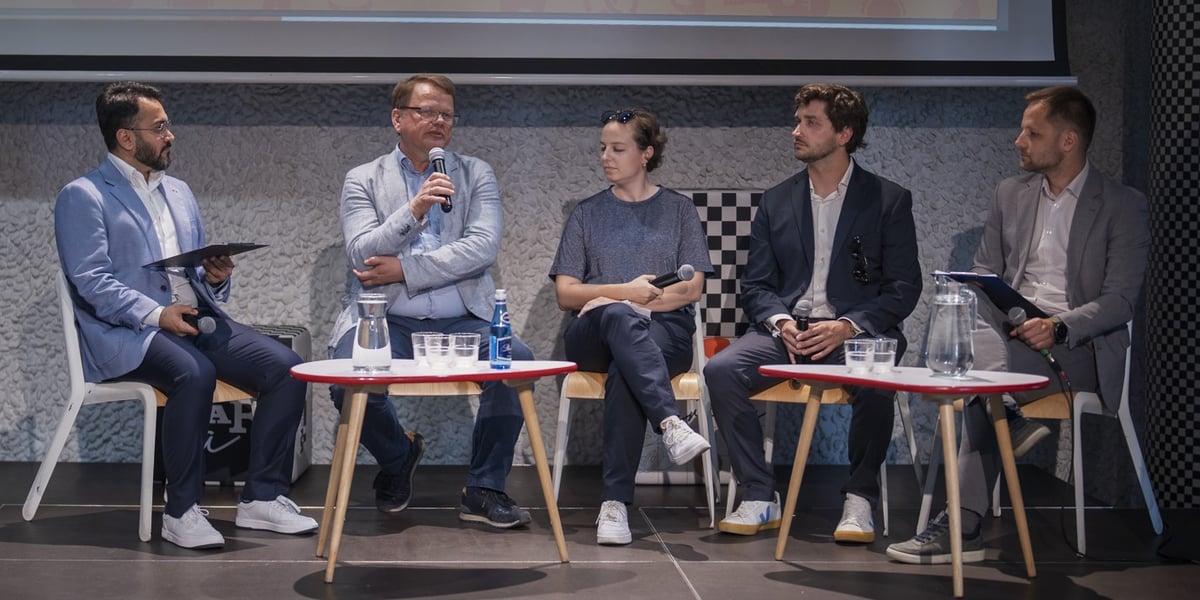 Kobieta i czterech mężczyzn, uczestnicy Wroclaw-Berlin Business Mixer, 3 lipca 2025 r. 