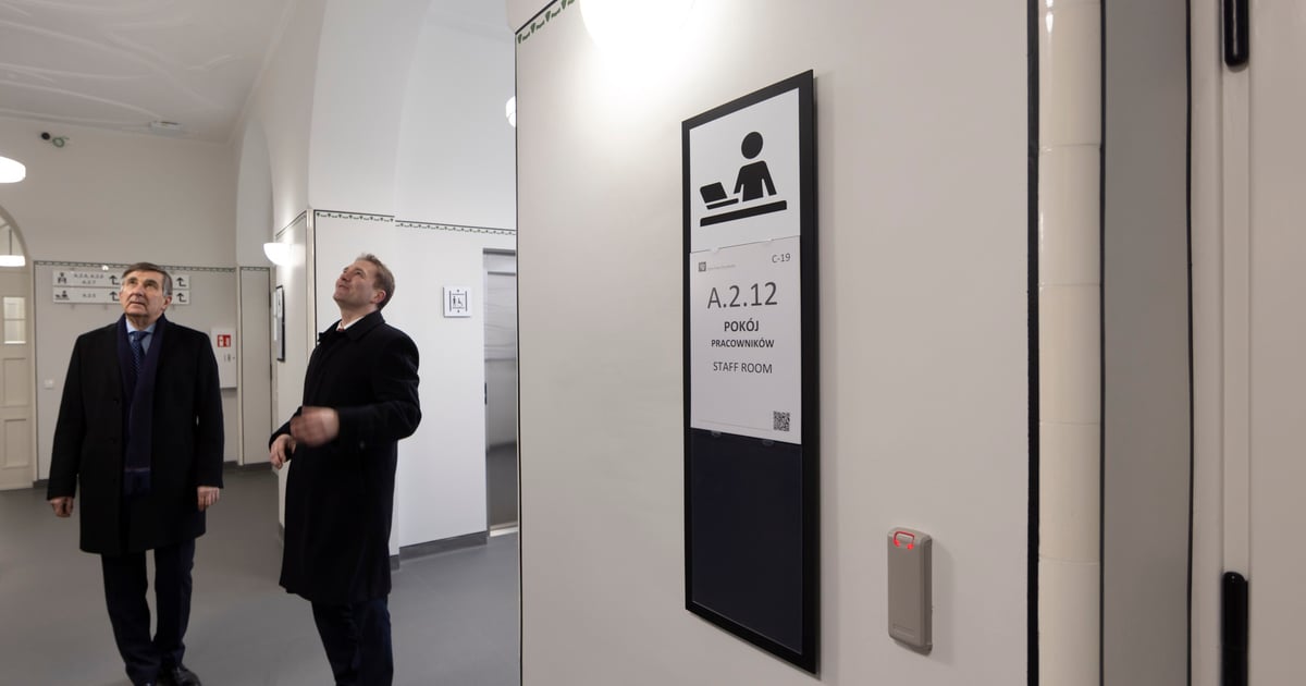 Dawny szpital Maxa Berga zajął Wydział Matematyki. Wkrótce dołączą stu ...