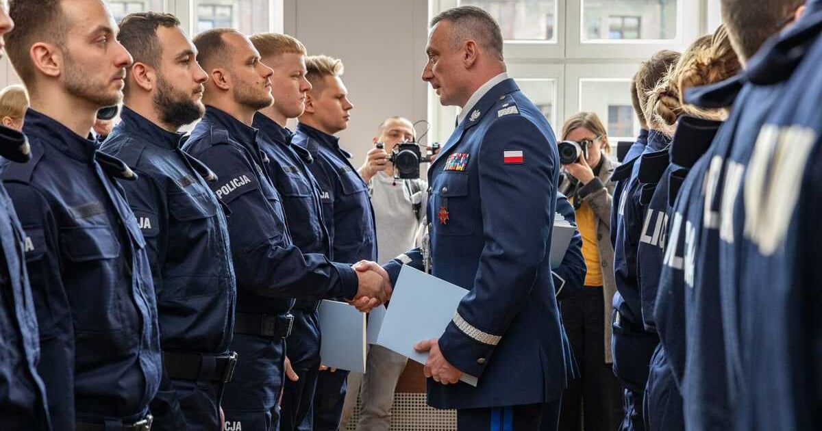 Nowi policjanci złożyli ślubowanie. Najwięcej będzie służyć we Wrocławiu