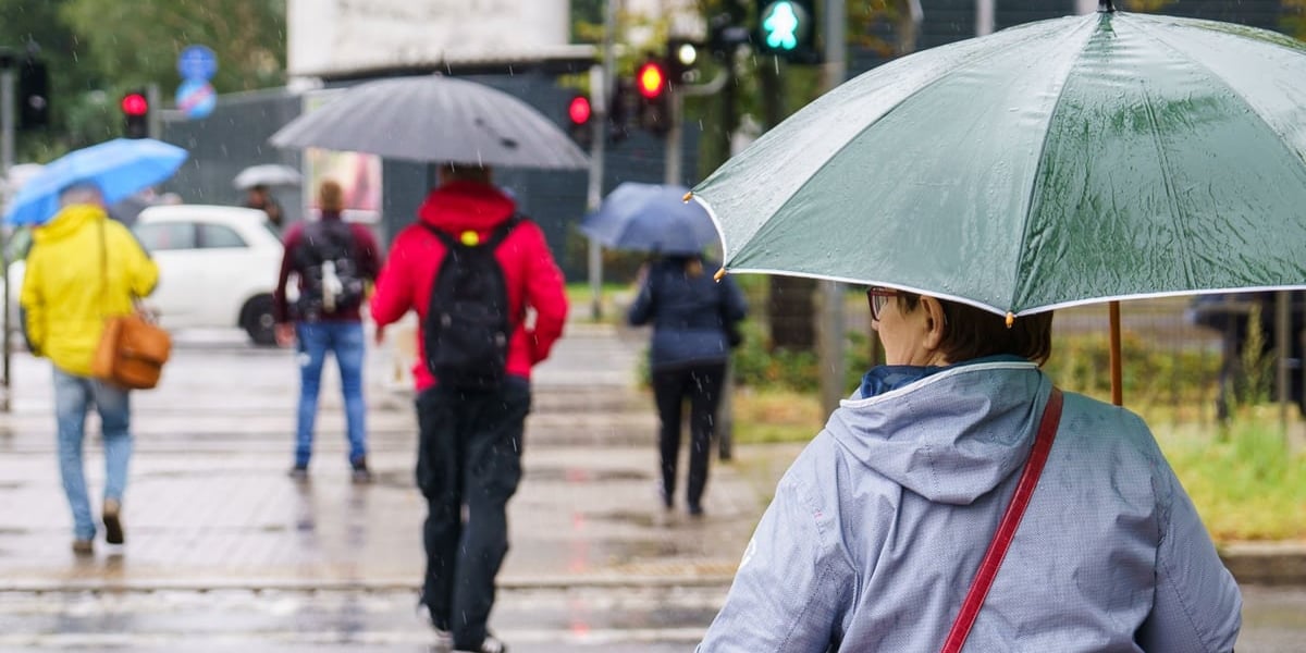 Uwaga, silny deszcz i burze we Wrocławiu. Ostrzeżenie IMGW