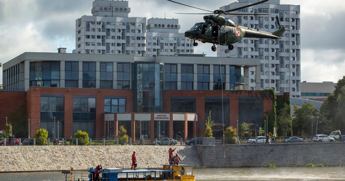 Ćwiczenia służb ratunkowych, wojska i policji we Wrocławiu