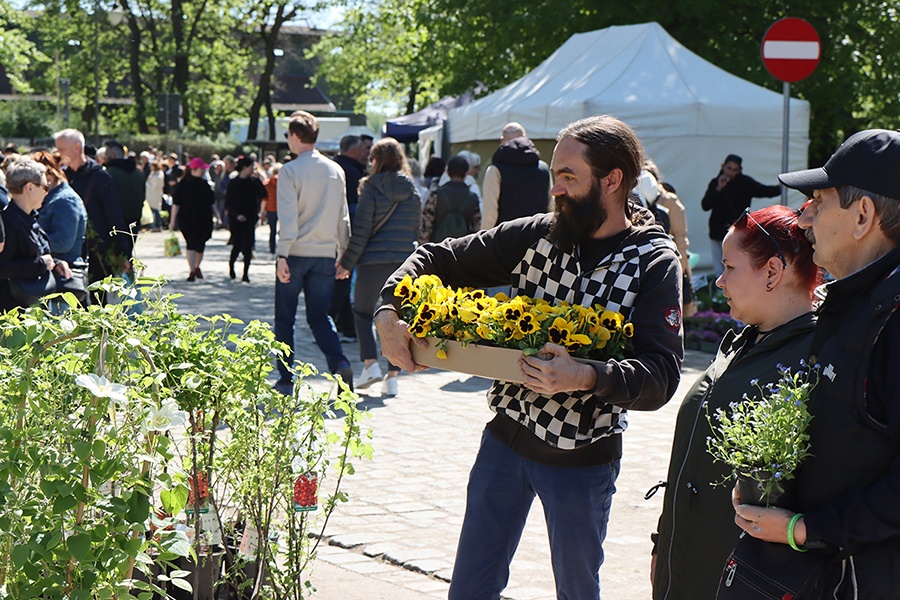 Partynice. Kiermasz ogrodniczy "Pamiętajcie o ogrodach" do 26.04