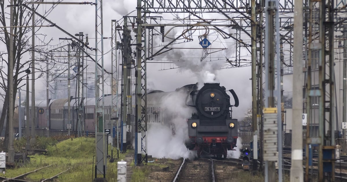 Przejażdżki retro pociągami w niedzielę 26.04 we Wrocławiu