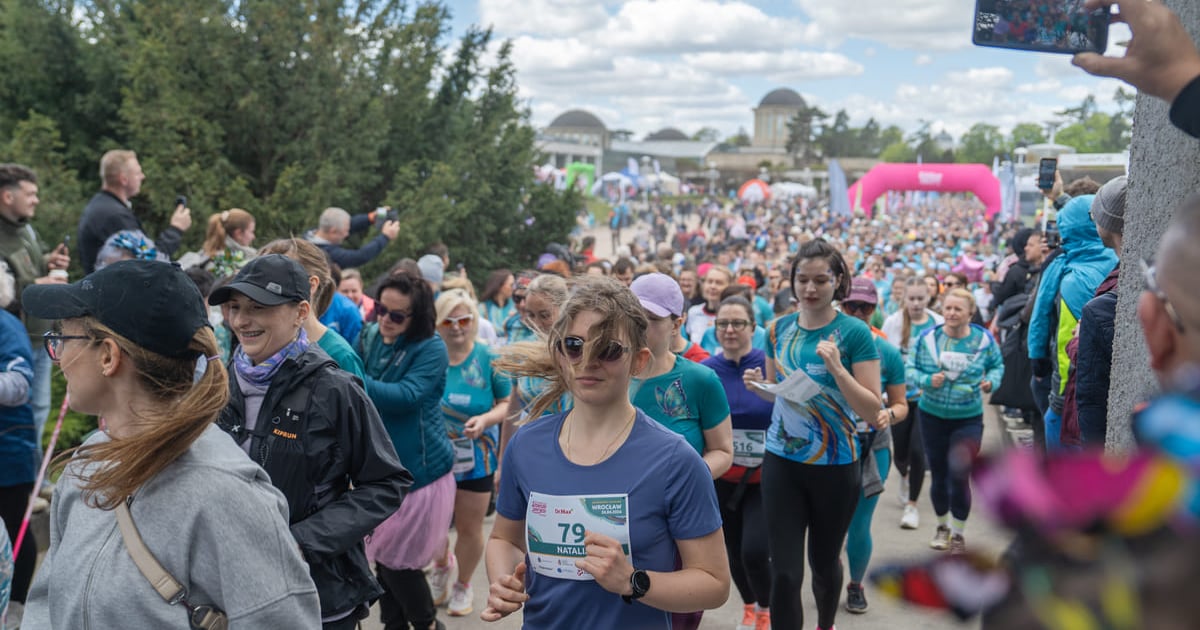 Zawsze Pier(w)si. Charytatywny bieg przy Hali Stulecia | ZDJĘCIA