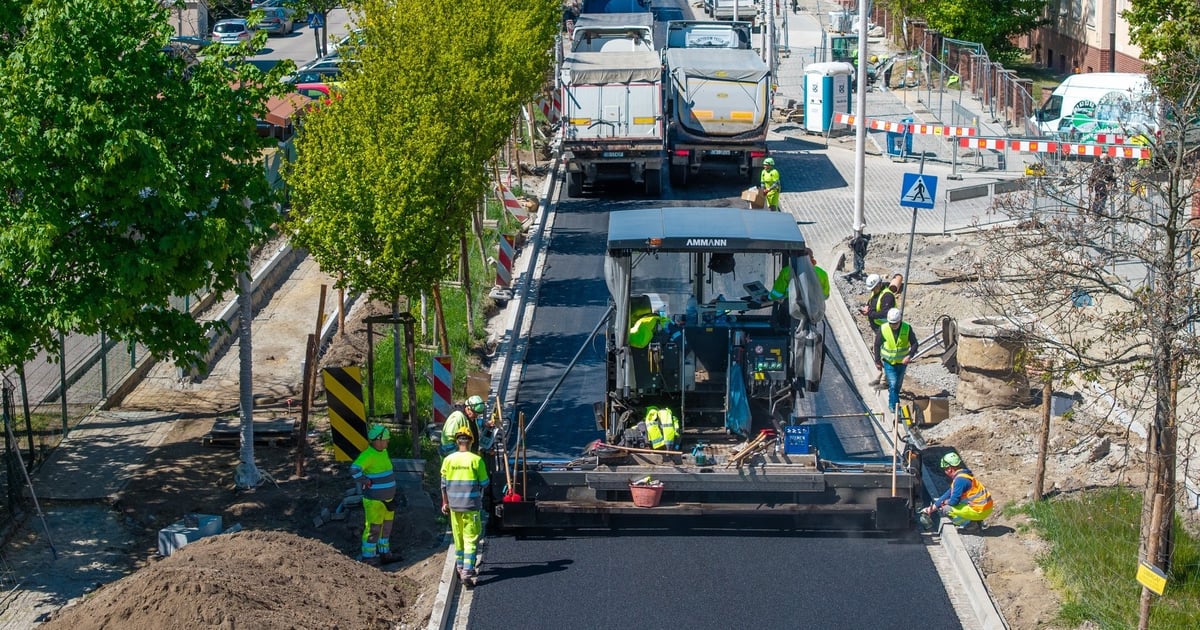 Na Koszarowej położyli asfalt. Koniec budowy coraz bliżej | Zdjęcia