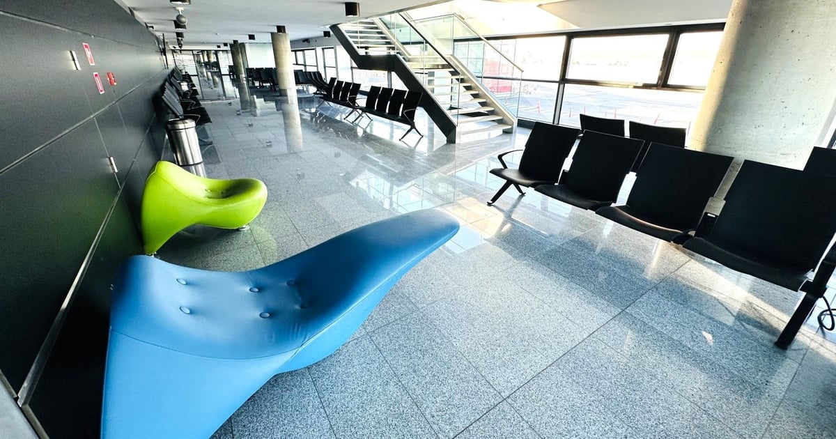 Dodatkowa przestrzeń w terminalu i bus z parkingu. Nowości na lotnisku