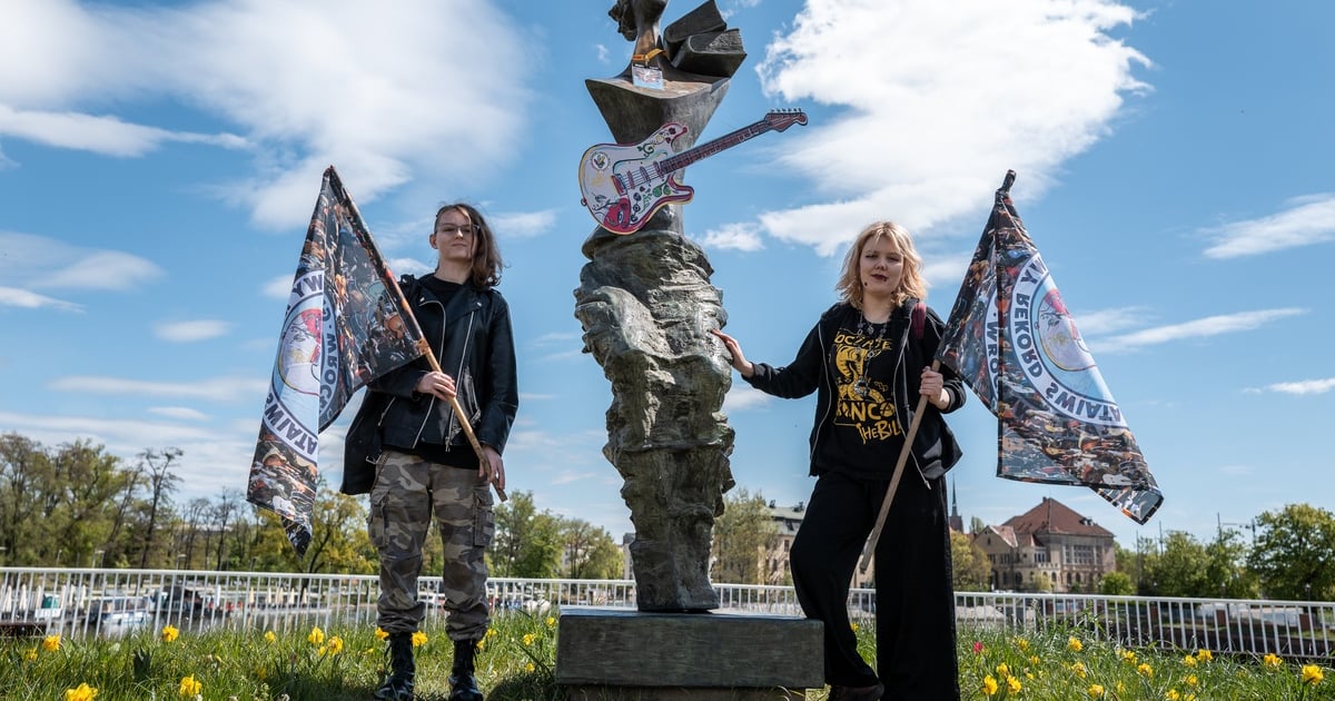 Powodzianka z gitarą na otwarcie 24. Gitarowego Rekordu Świata