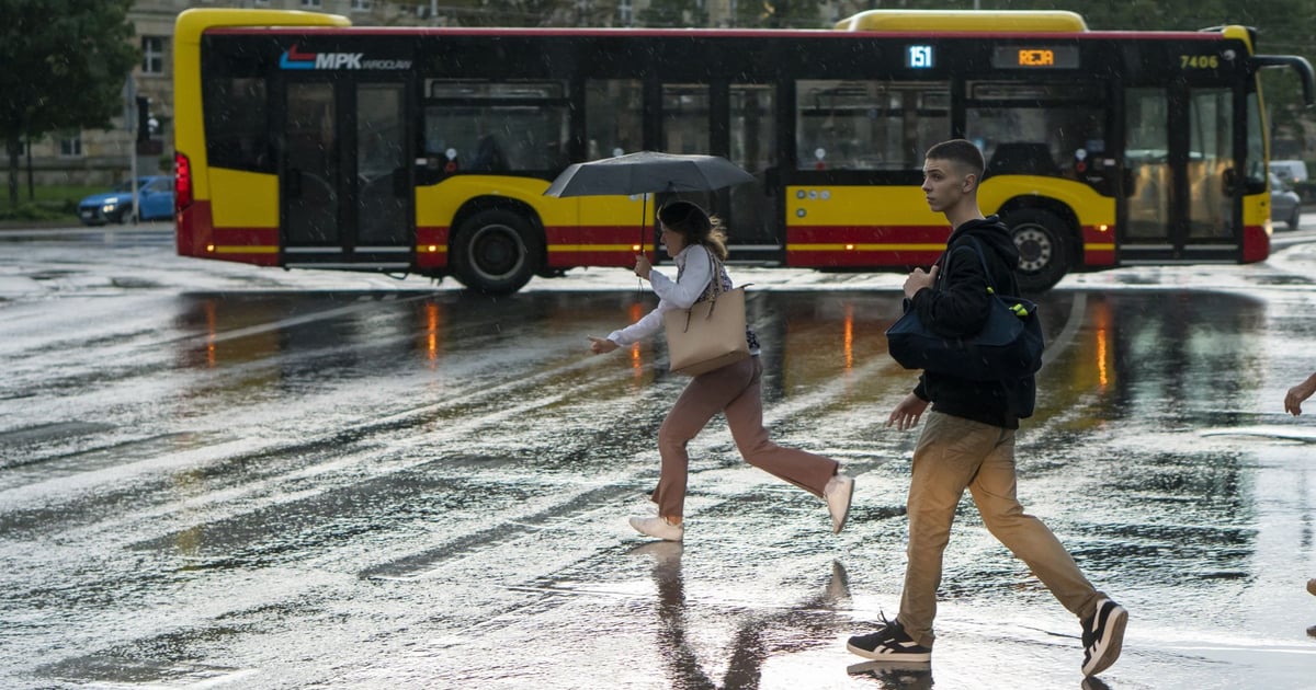 IMGW ostrzega: we wtorek i w środę przewidywane burze i ulewy